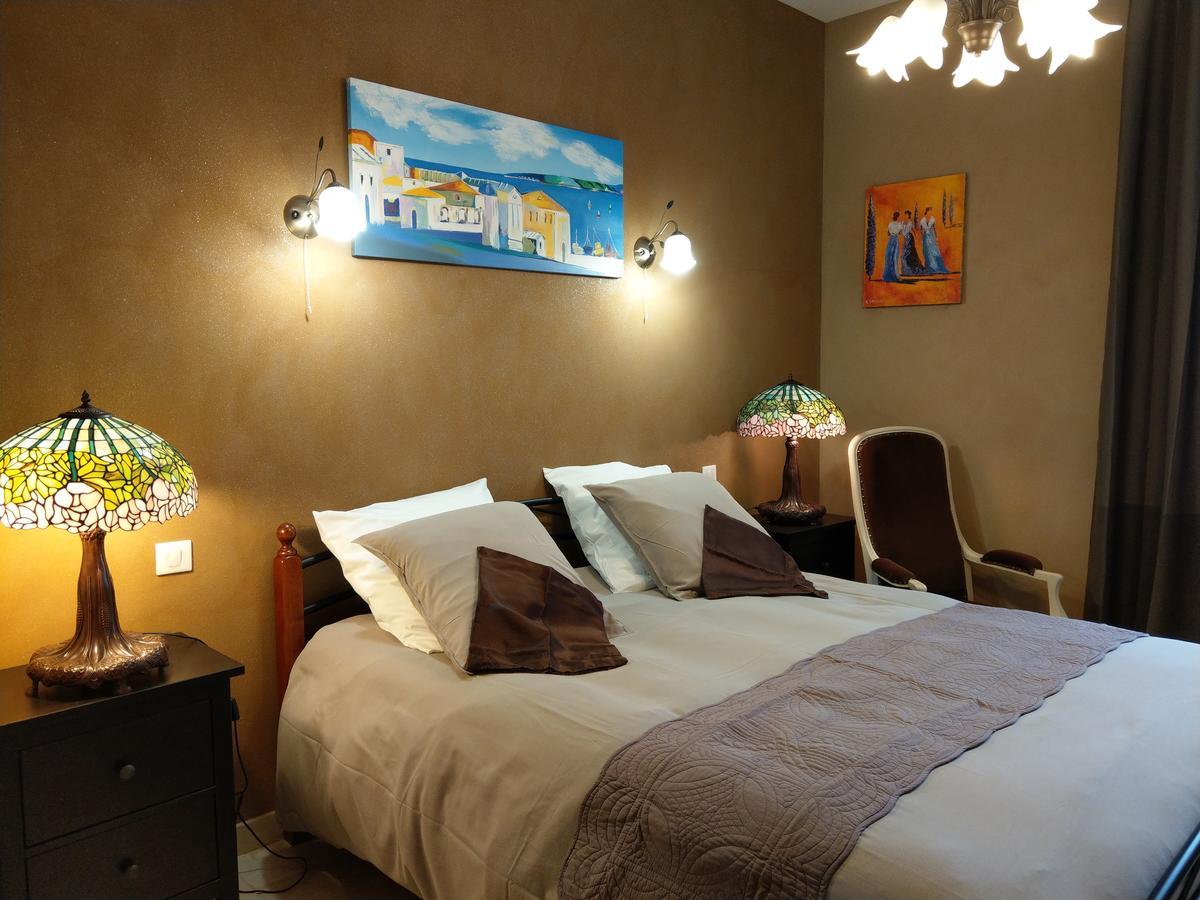 Les Chambres D'Hotes De La Frissonnette Auzelles المظهر الخارجي الصورة