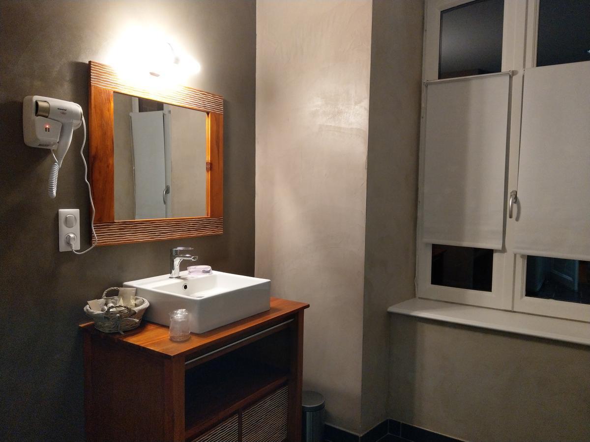 Les Chambres D'Hotes De La Frissonnette Auzelles المظهر الخارجي الصورة